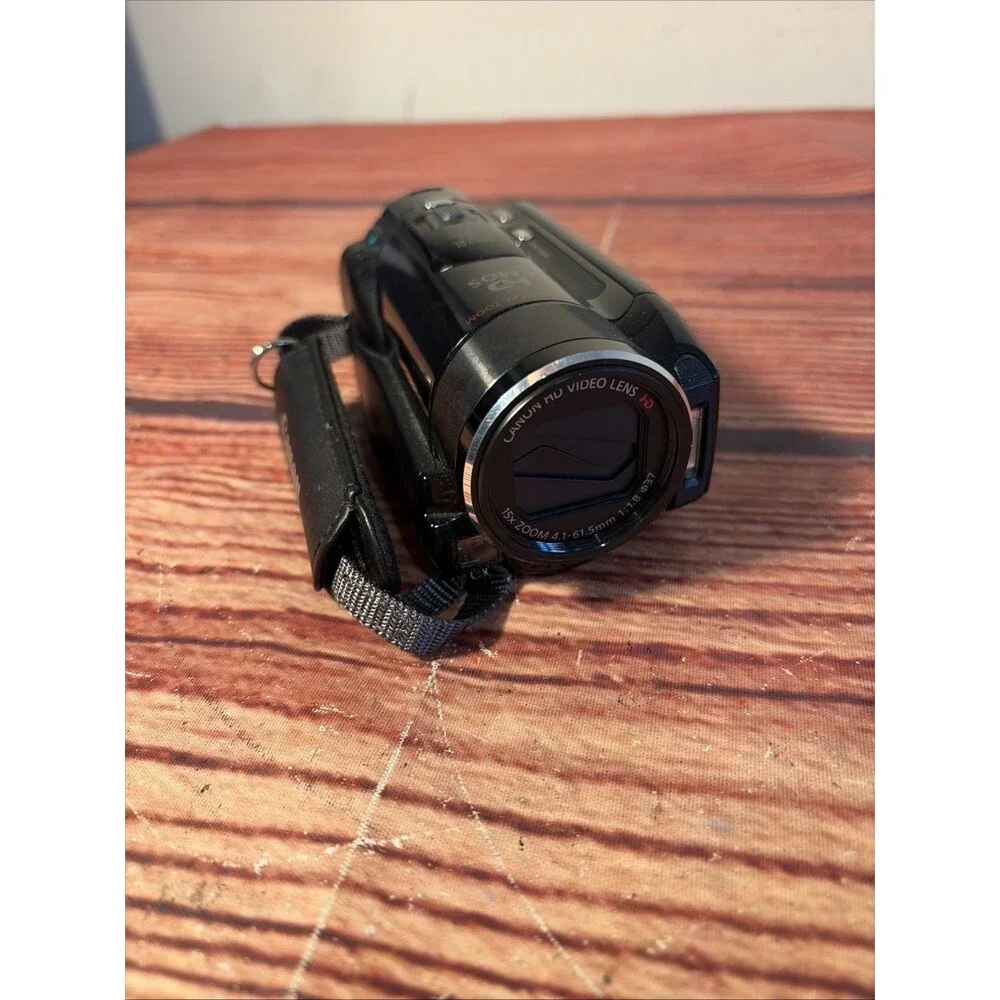 CANON Vixia HF M31 Full HD 15X Optical Zoom W/ 2 Batteries + Charger - Tested